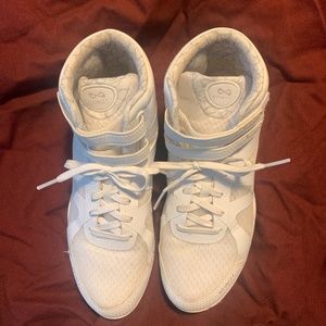 Nfinity Beast Mid-top Cheer Shoes White Sz 8.5 EUC